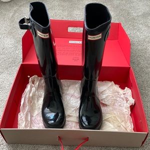 Hunter glossy black rain boots